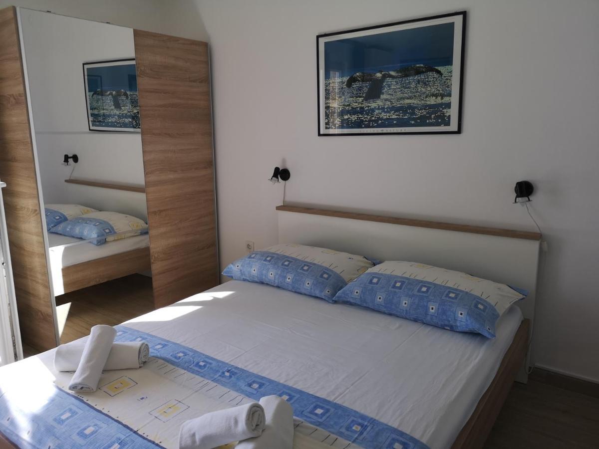 Apartments Martin Примоштен Экстерьер фото