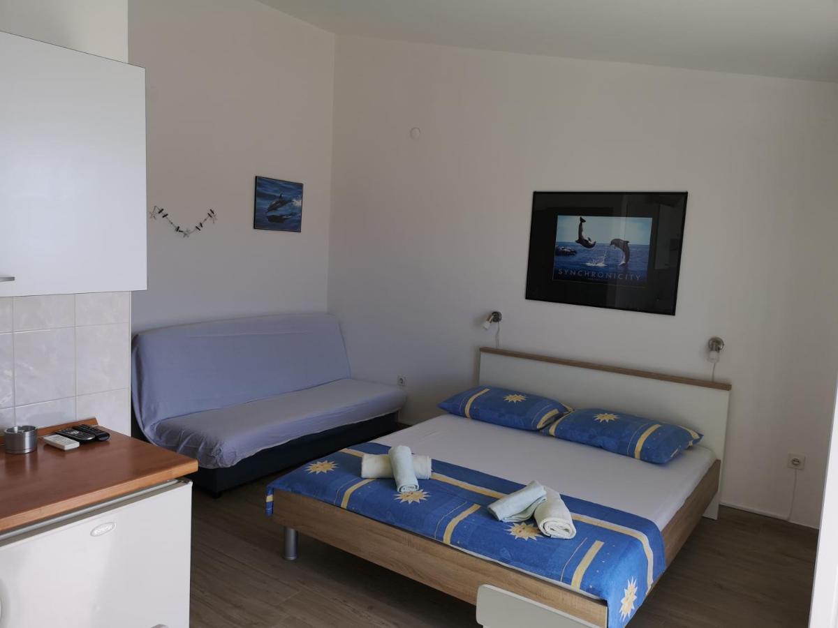 Apartments Martin Примоштен Экстерьер фото
