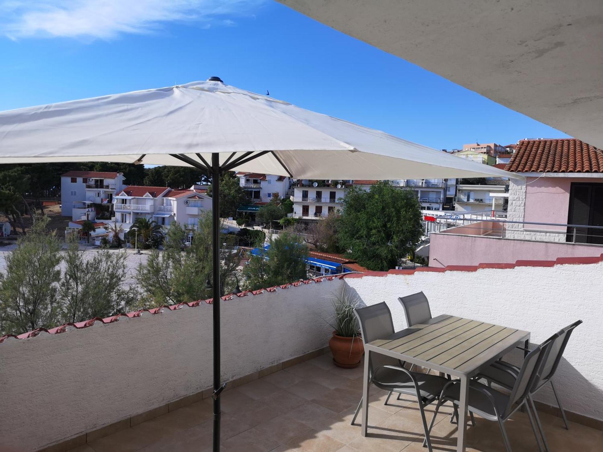Apartments Martin Примоштен Экстерьер фото